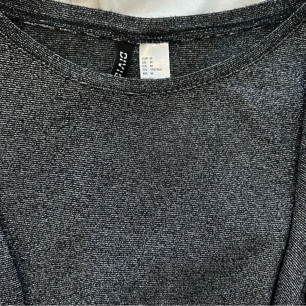 3 Nice Chic Tops - Picture 3 of 8